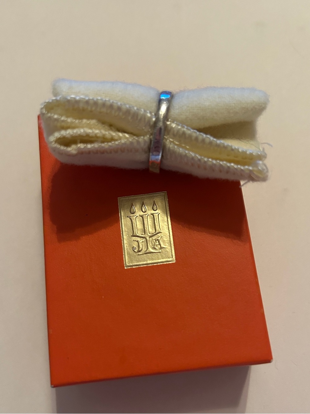 James Avery Hammered Swirl Ring Size 6 - Picture 2 of 2